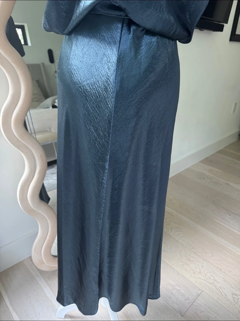 NWT VINCE Satin V-Neck Midi Dress in Shimmering Gray/Blue - Picture 7 of 7